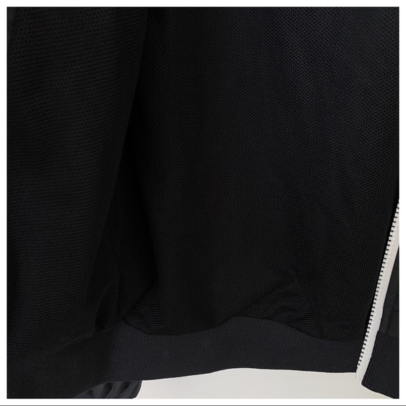 Nike Windrunner Jacket - Picture 9 of 11